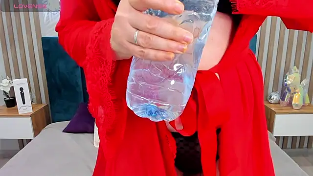 Valerie King online show from November 2025 01:55:02 AM