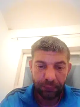 Snapshot of Motosz chatting on November 2025 08:25:02 PM Motosz online show from November 2025 08:25:02 PM