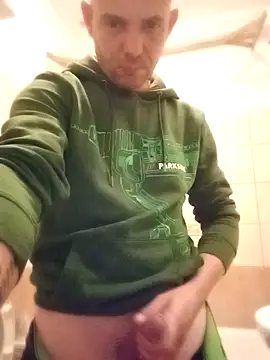 Snapshot of Motosz chatting on December 2025 05:40:02 PM Motosz online show from December 2025 05:40:02 PM