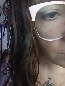 Snapshot of Melinerd chatting on July 2026 06:03:02 PM Melinerd online show from July 2026 06:03:02 PM