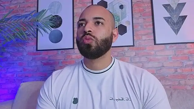 Chris Varden online show from April 2026 07:20:02 PM