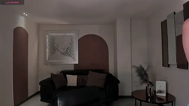 HaileyRoss  online show from April 2026 01:41:01 PM