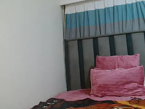 SlimEbonydoll online show from November 2025 12:30:01 PM