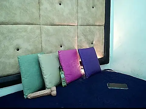 Lucidolls online show from November 2025 07:24:02 PM