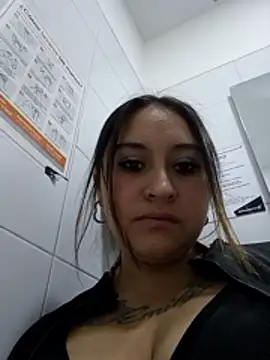 Lunabella3 online show from November 2025 02:45:01 AM