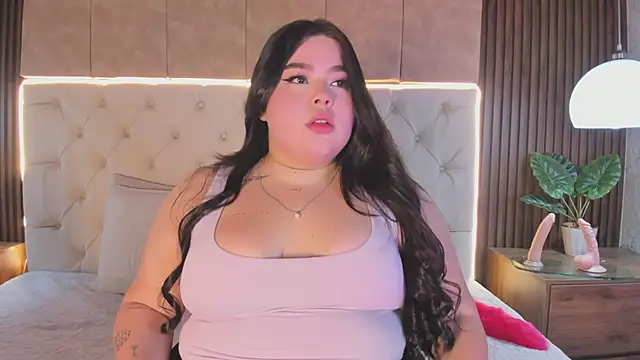 Martina croww online show from November 2025 03:05:02 AM