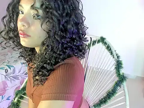 Snapshot of Agsi_goddess chatting on November 2025 03:56:01 AM Agsi goddess online show from November 2025 03:56:01 AM