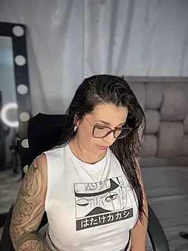 kaily monroe online show from November 2025 12:00:01 AM