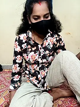 Snapshot of Desi_Hot_Queen chatting on November 2025 02:28:01 PM Desi Hot Queen online show from November 2025 02:28:01 PM