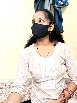 Snapshot of Desi_Hot_Queen chatting on November 2025 05:54:01 AM Desi Hot Queen online show from November 2025 05:54:01 AM