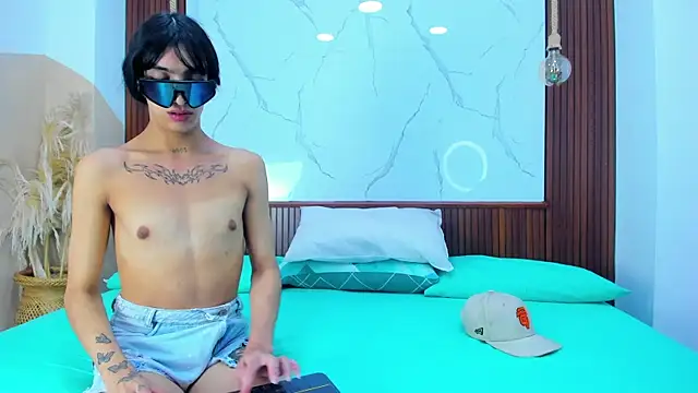 Loversinfire2 online show from December 2025 10:50:01 PM