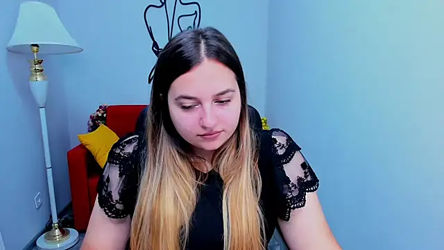 Maria Bond online show from November 2025 07:01:01 AM