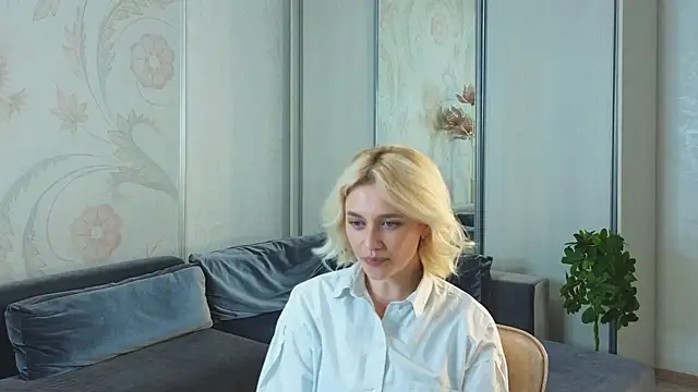 DesireFrost online show from November 2025 09:31:01 AM