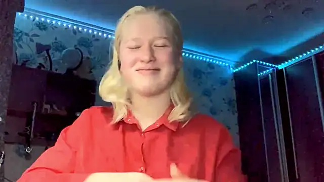 ArissuCuteey online show from November 2025 03:40:01 PM