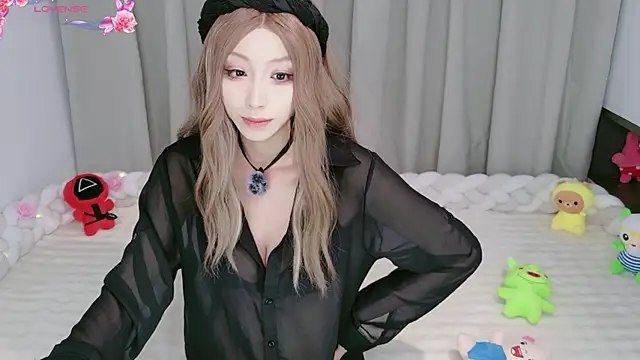 Snapshot of Lulu_QAQ chatting on June 2026 01:43:02 PM Lulu QAQ online show from June 2026 01:43:02 PM