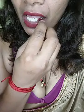 Snapshot of Premalatha_28 chatting on July 2026 06:10:01 PM Premalatha 28 online show from July 2026 06:10:01 PM