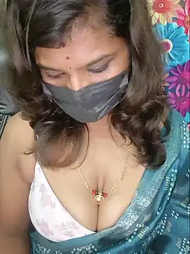 Snapshot of Premalatha_28 chatting on July 2026 04:44:02 AM Premalatha 28 online show from July 2026 04:44:02 AM