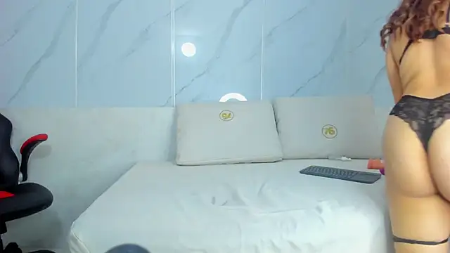 camilla weit online show from November 2025 08:00:01 PM