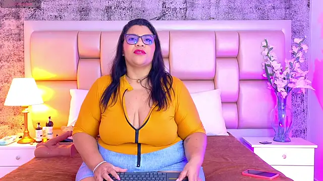 SelennaCooper online show from February 2026 11:44:01 AM