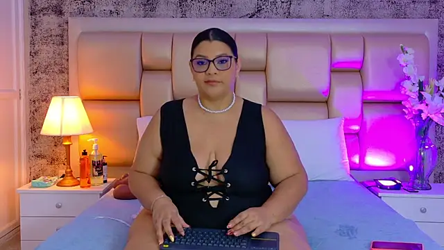 SelennaCooper online show from April 2026 11:55:01 AM