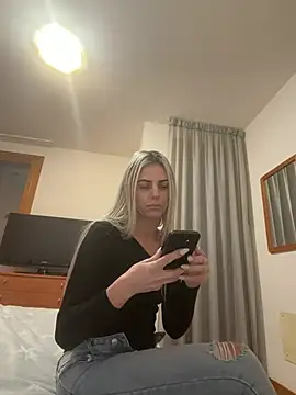 feliciafelon online show from February 2026 09:05:02 PM