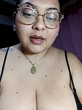 Snapshot of Anna_Lucia88 chatting on June 2026 06:33:01 AM Anna Lucia88 online show from June 2026 06:33:01 AM