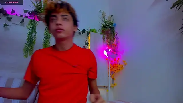 Twinkk Guy online show from November 2025 02:10:01 AM