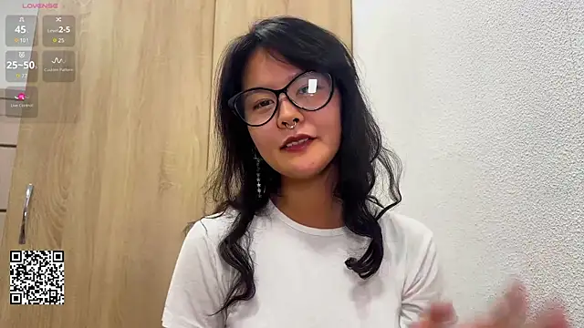 CucDierolf online show from November 2025 01:03:01 PM