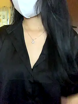 Hanni 22 online show from November 2025 08:47:01 AM