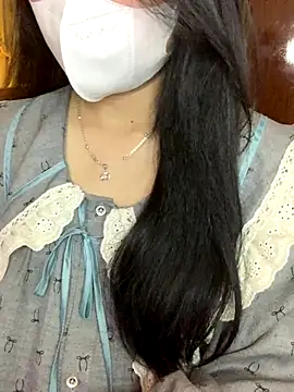 Hanni 22 online show from November 2025 03:48:02 PM