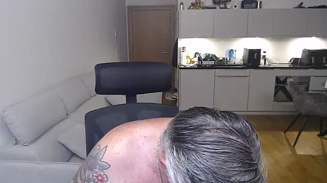 Buidapest online show from April 2026 06:46:02 PM