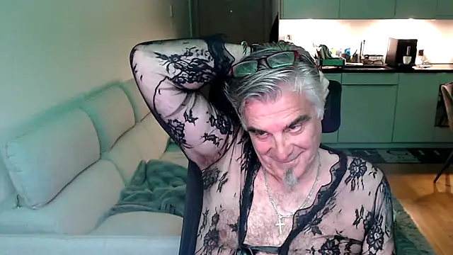 Snapshot of Buidapest chatting on May 2026 11:03:02 PM Buidapest online show from May 2026 11:03:02 PM