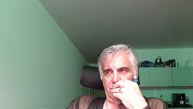 Snapshot of Buidapest chatting on May 2026 11:17:01 AM Buidapest online show from May 2026 11:17:01 AM