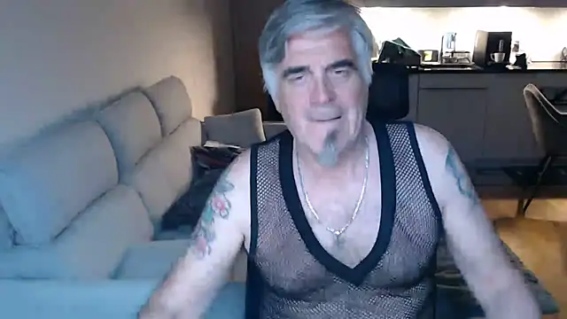 Snapshot of Buidapest chatting on May 2026 10:16:02 PM Buidapest online show from May 2026 10:16:02 PM