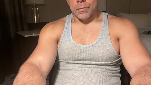 johncahn1986 online show from December 2025 04:07:01 AM