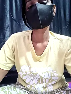 StrawberryCouples online show from November 2025 05:40:02 AM