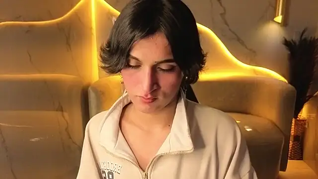 zoe tp online show from December 2025 07:53:01 PM