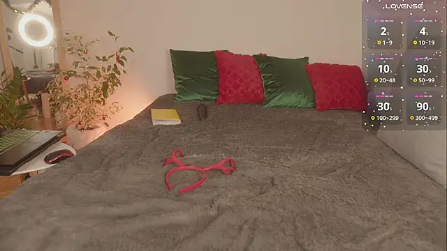 Snapshot of inked_witch chatting on December 2024 02:16:02 PM inked witch online show from December 2024 02:16:02 PM