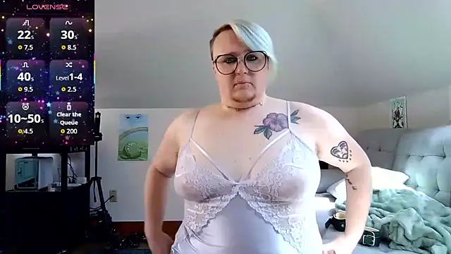 queerlyjaz online show from April 2026 07:07:02 PM