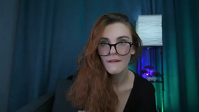 Snapshot of foxy_cute4you chatting on November 2025 07:18:01 PM foxy cute4you online show from November 2025 07:18:01 PM