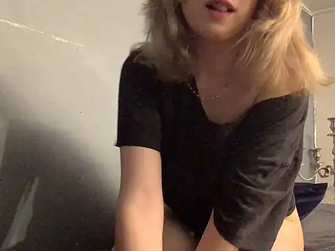 chaton blanche online show from May 2026 06:06:01 PM