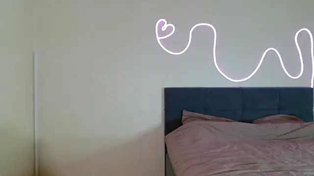 eva vuv online show from November 2025 05:01:01 PM