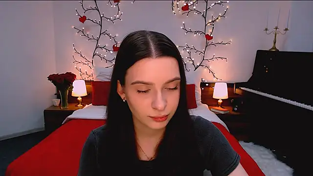 charming berry online show from November 2025 06:06:02 AM