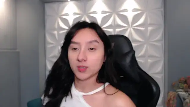 HorneyyQueen online show from November 2025 12:16:01 PM