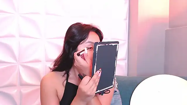 HorneyyQueen online show from November 2025 12:52:01 PM