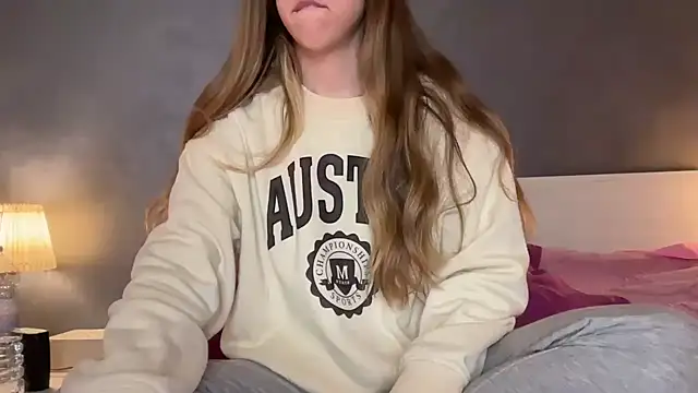 Martimartinaxx online show from April 2026 08:03:01 PM