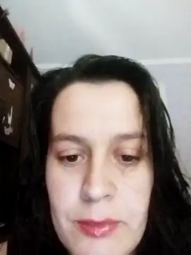 Liliakis online show from November 2025 07:57:01 PM