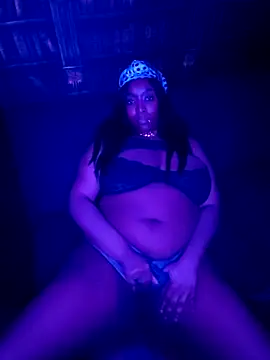 Snapshot of VenezuelaLuxeNoir chatting on February 2026 08:04:02 AM VenezuelaLuxeNoir online show from February 2026 08:04:02 AM