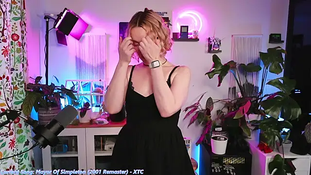 xzoeyryanx online show from November 2025 04:42:01 PM