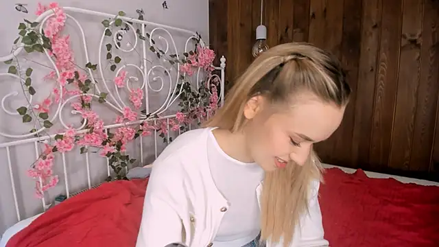 KristleKirst online show from November 2025 11:13:02 AM